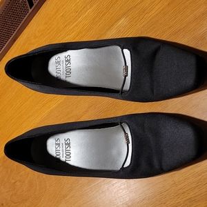Black dress shoes